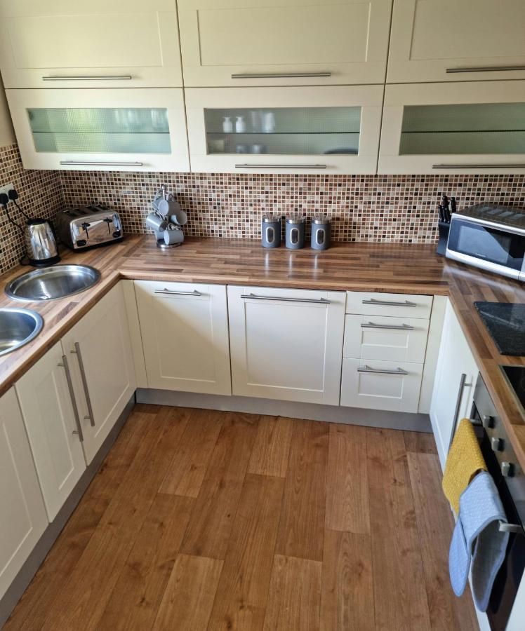 Lovely 2 Bedroom Serviced Apartment With Parking Mansfield Bagian luar foto