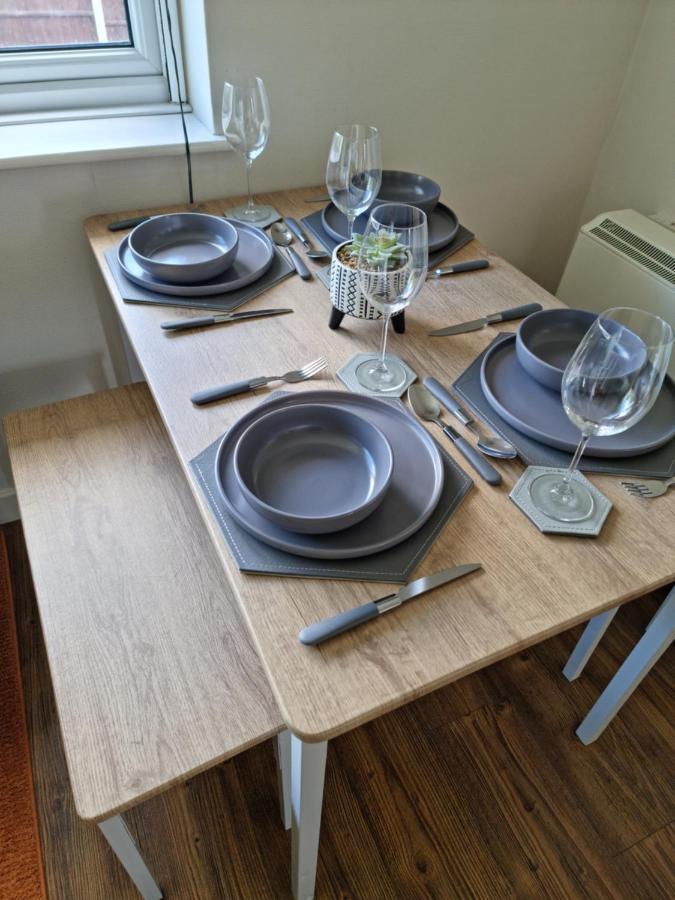 Lovely 2 Bedroom Serviced Apartment With Parking Mansfield Bagian luar foto